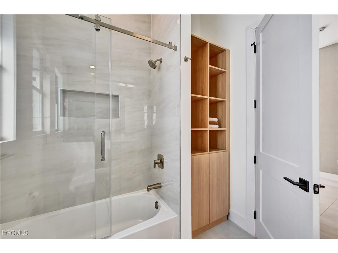 2596 Surfside Boulevard Cape Coral FL 33914 2025016755 image30