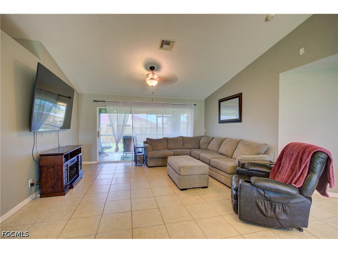 26 NE 8th Terrace Cape Coral FL 33909 2026020547 image5