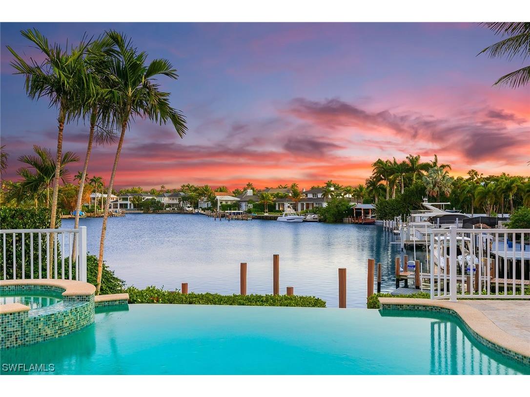 260 18th Avenue S Naples FL 34102 224013340 image1