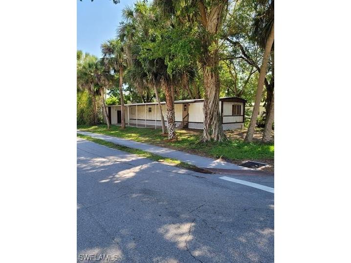 260 Clark Street North Fort Myers FL 33903 223052787 image1