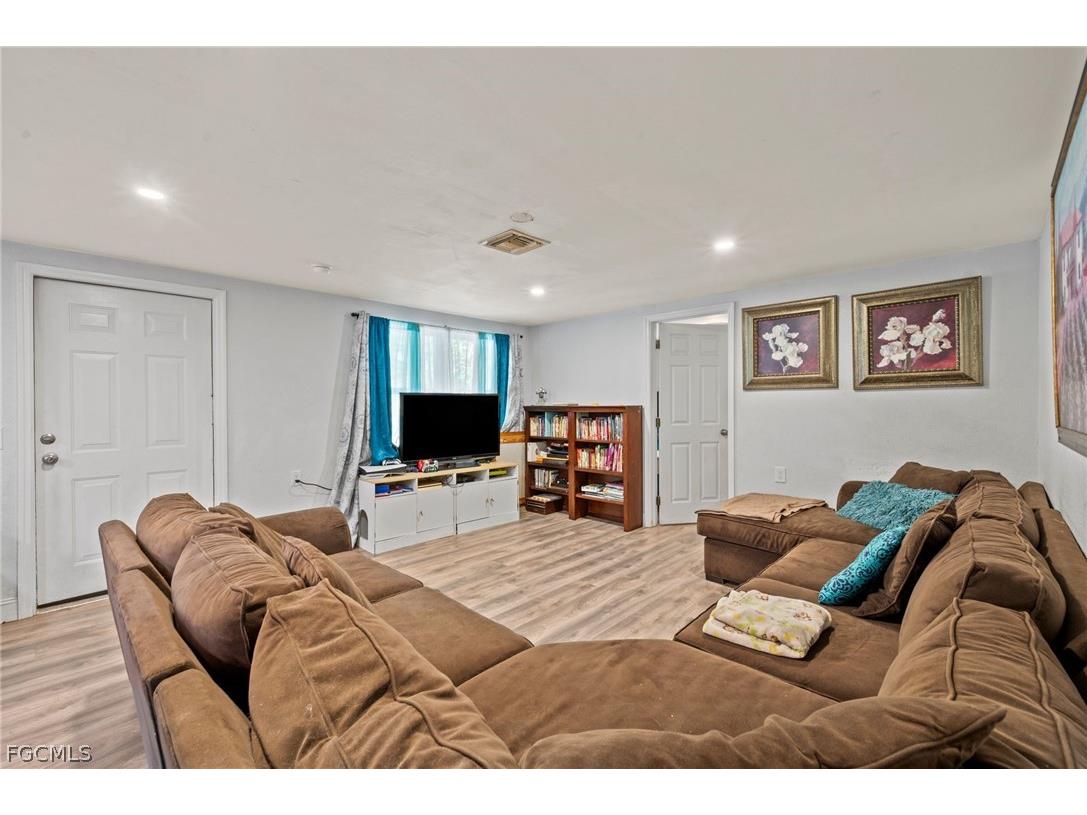 260 Delray Avenue Fort Myers FL 33905 2026007047 image8