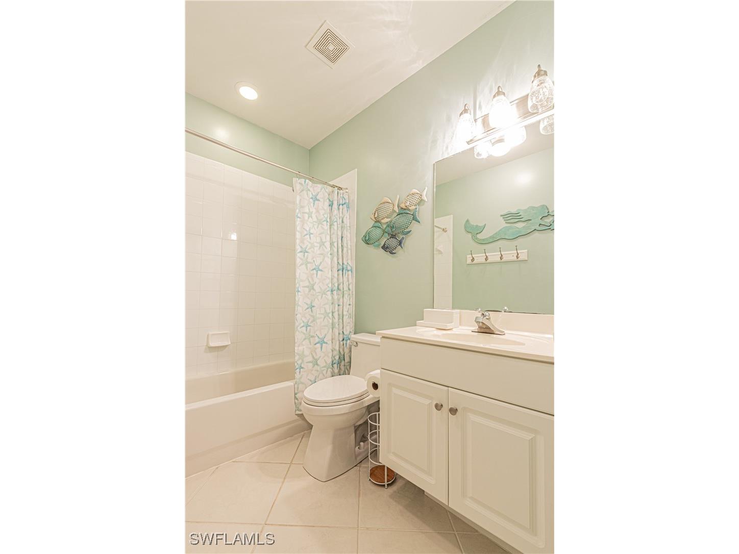 260 Robin Hood Circle #202 Naples FL 34104 225051106 image18