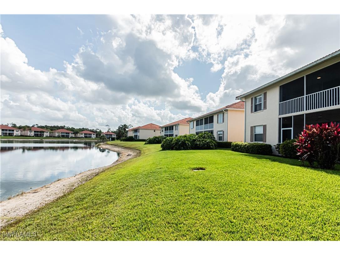 260 Robin Hood Circle #202 Naples FL 34104 225051106 image3