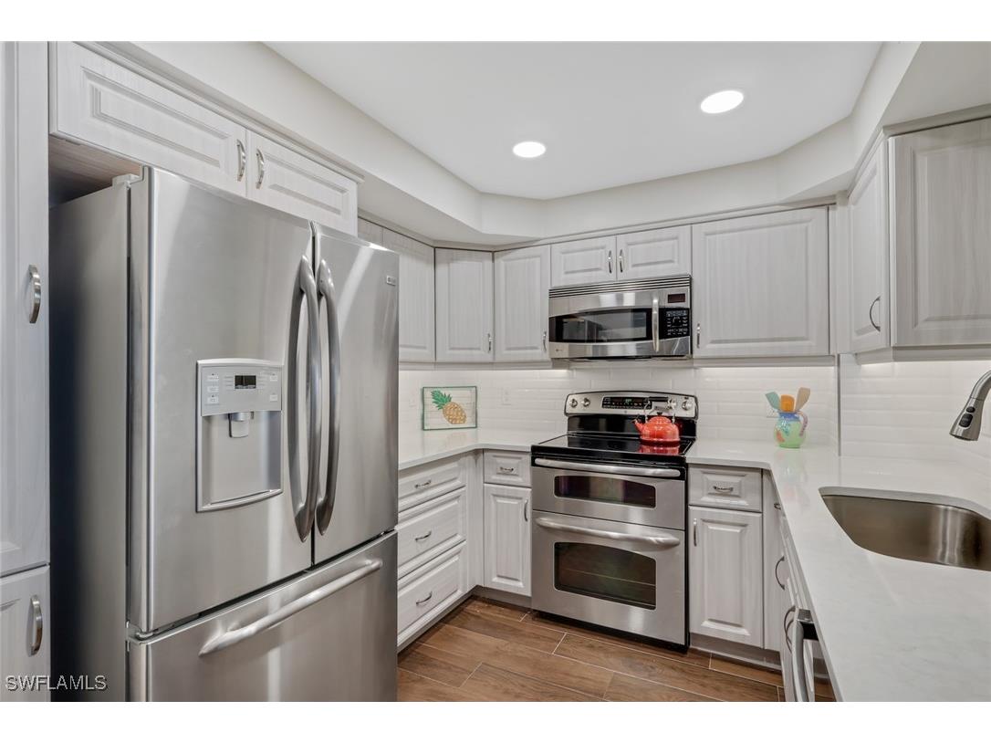 260 Seaview Court #1108 Marco Island FL 34145 226000987 image4