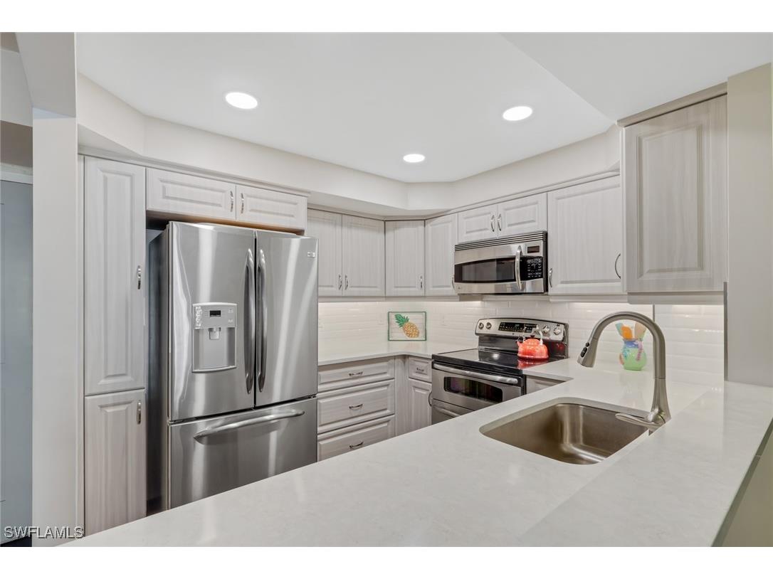 260 Seaview Court #1108 Marco Island FL 34145 226000987 image5