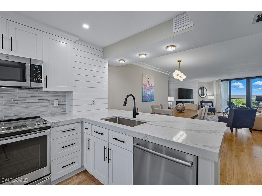 260 Seaview Court #601 Marco Island FL 34145 225072986 image4