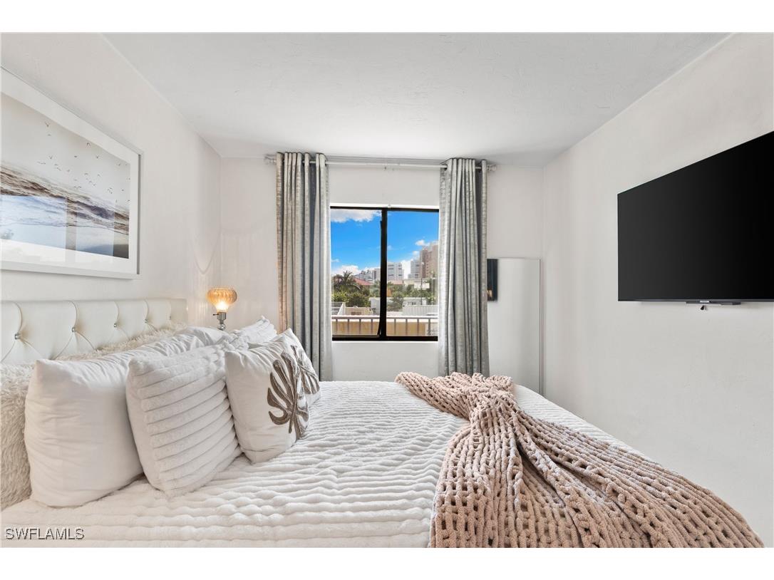 260 Southbay Drive #107 Naples FL 34108 225082030 image5