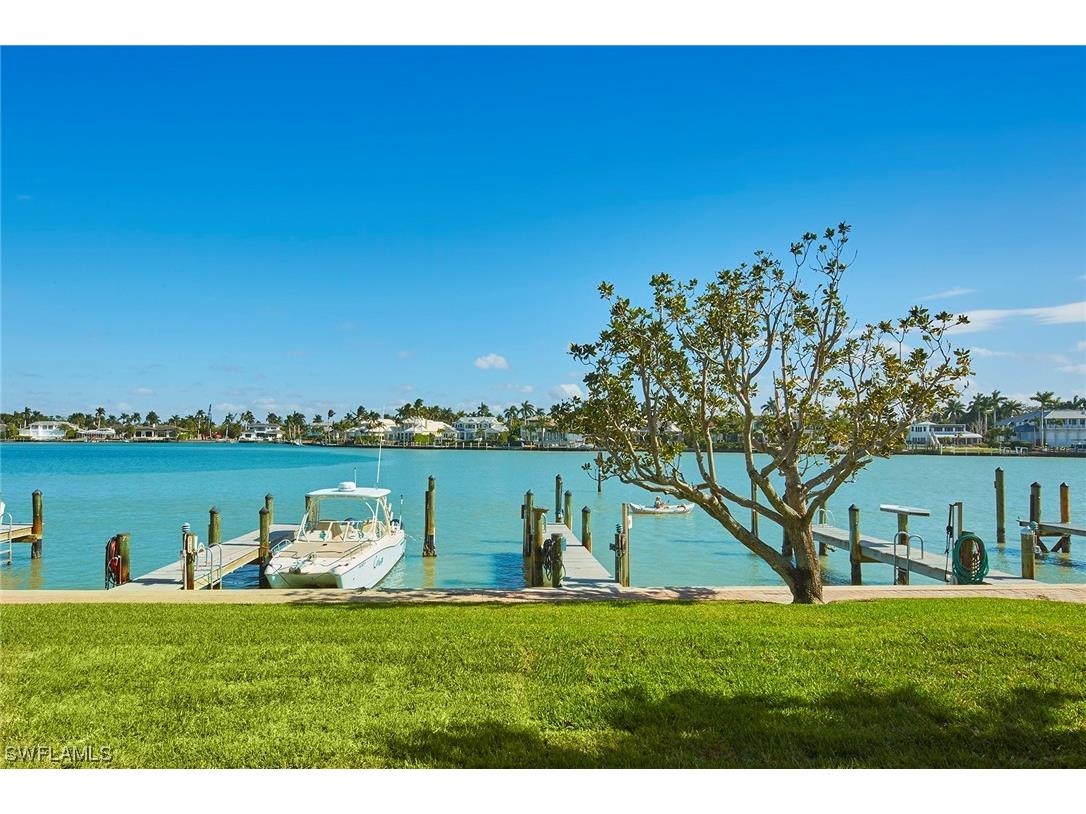 2600 Gulf Shore Boulevard N #15 Naples FL 34103 224001348 image1