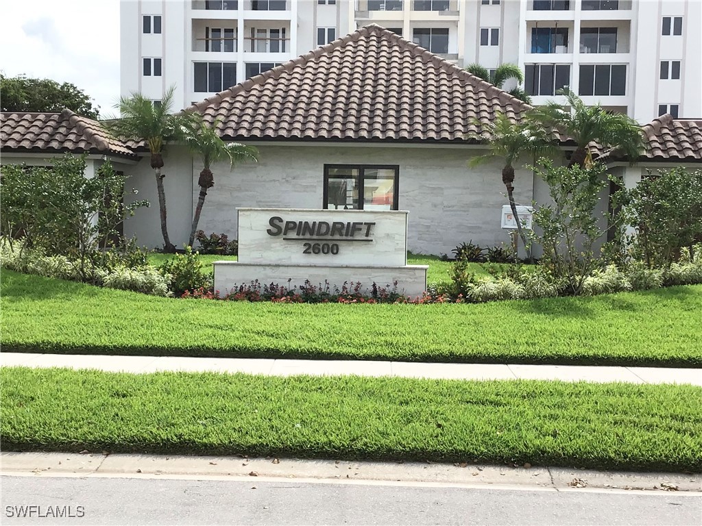 2600 Gulf Shore Boulevard N #64 Naples FL 34103 226005985 image1