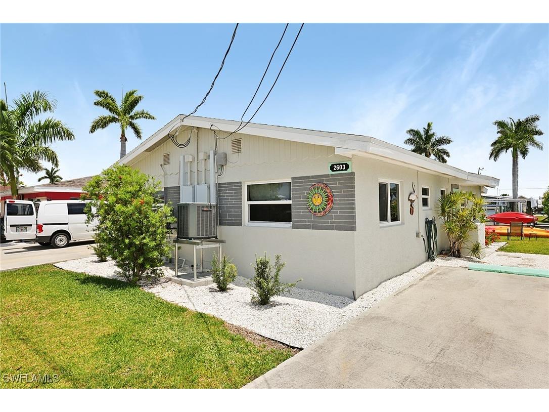2601/2603 Bayshore Drive Matlacha FL 33993 224091167 image1