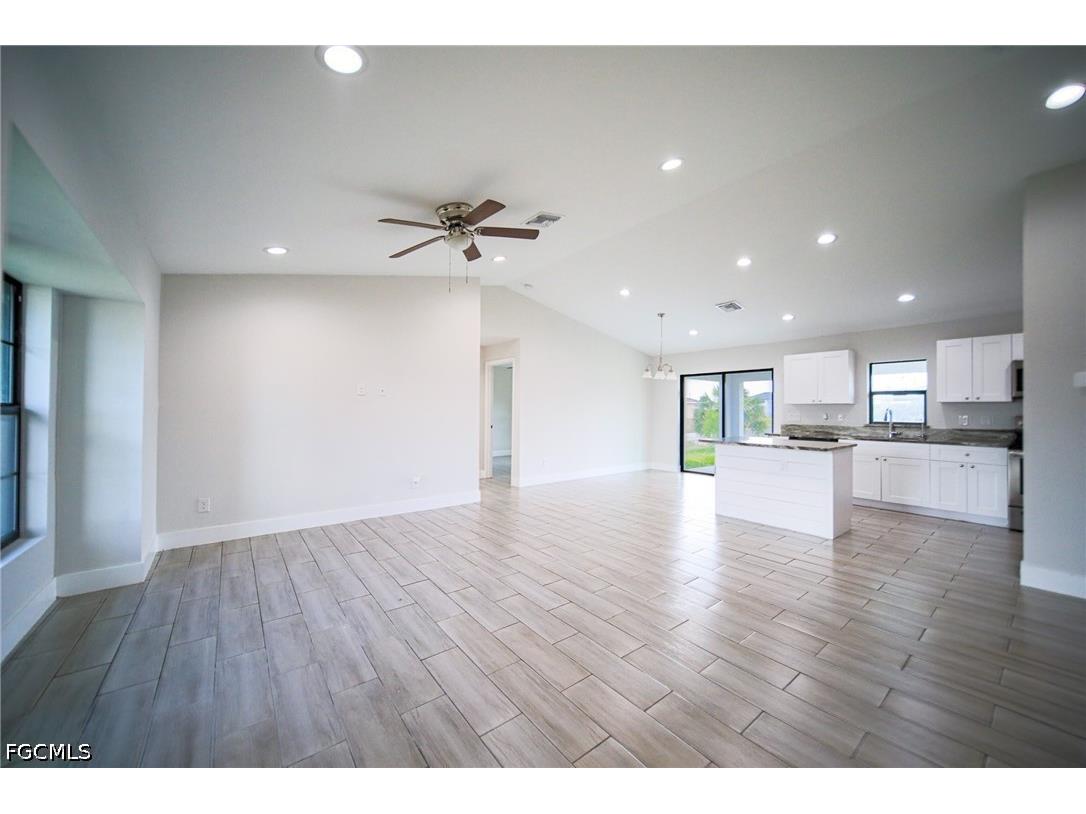 2601 43rd Street SW Lehigh Acres FL 33976 2026015831 image9