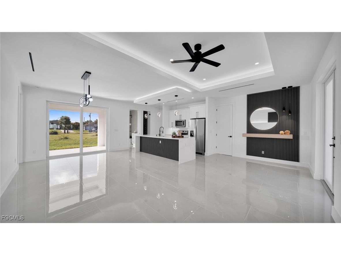 2601 44th Street SW Lehigh Acres FL 33976 2025017604 image2