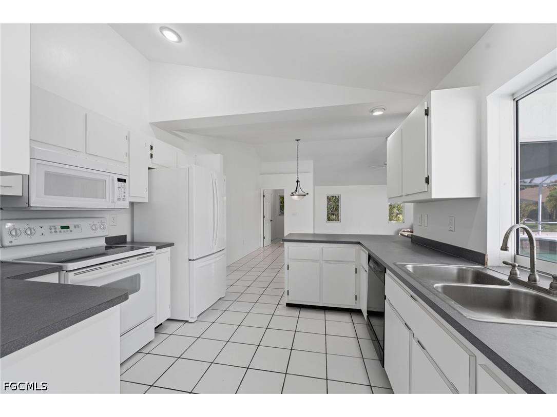 2601 SW 37th Terrace Cape Coral FL 33914 2026018734 image10