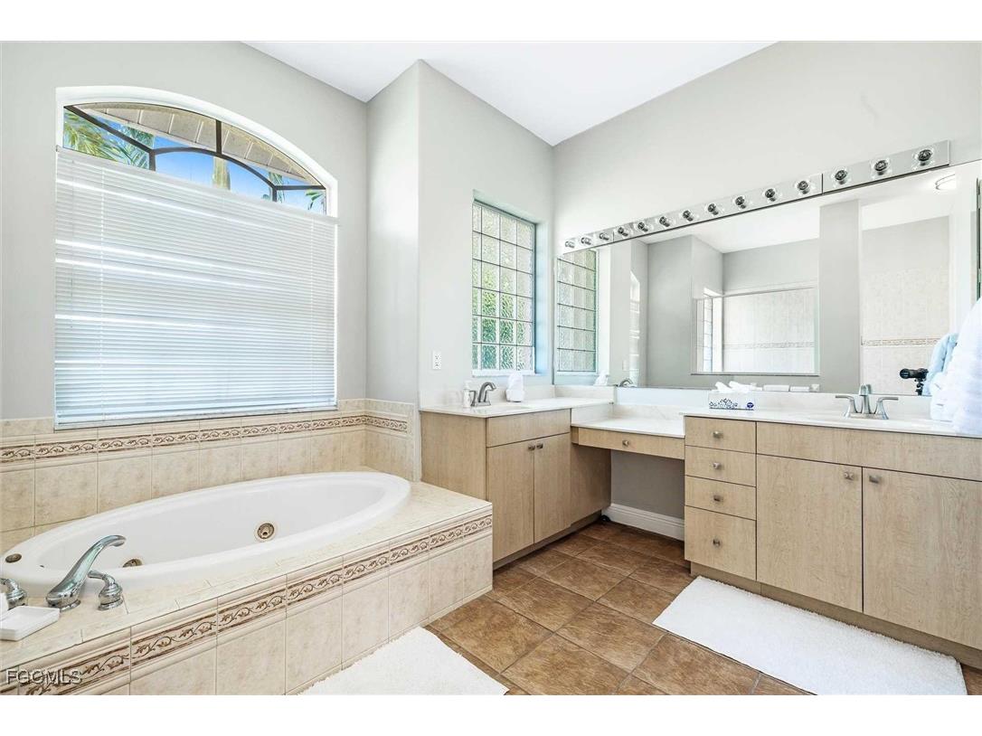 2601 SW 39th Terrace Cape Coral FL 33914 2025010114 image13