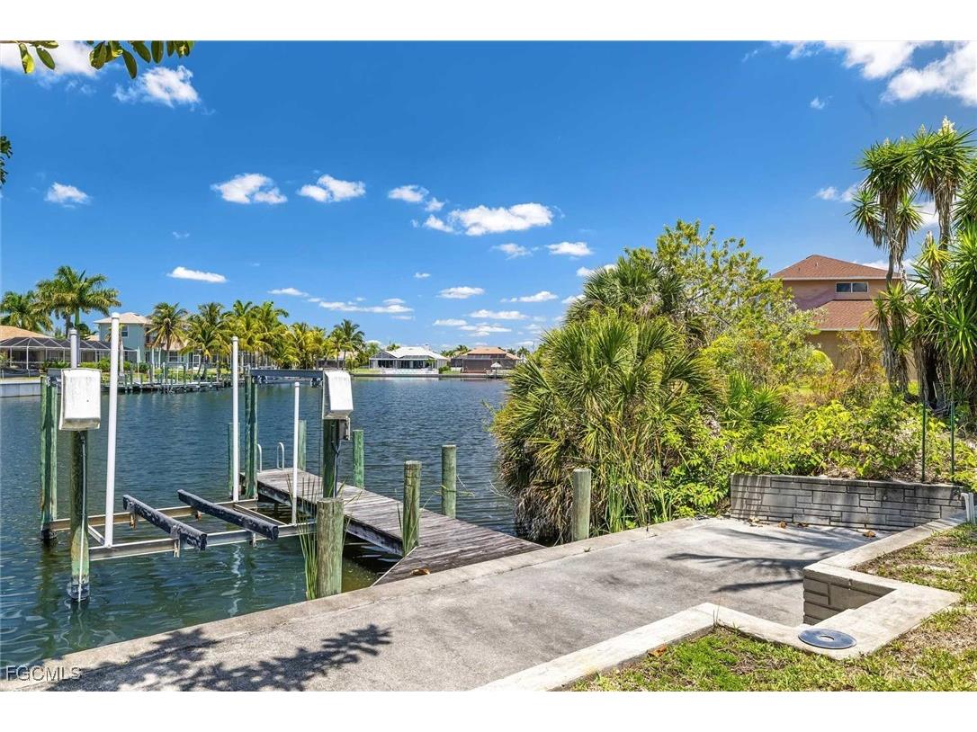 2601 SW 39th Terrace Cape Coral FL 33914 2025010114 image25