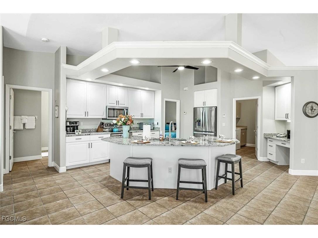 2601 SW 39th Terrace Cape Coral FL 33914 2025010114 image6