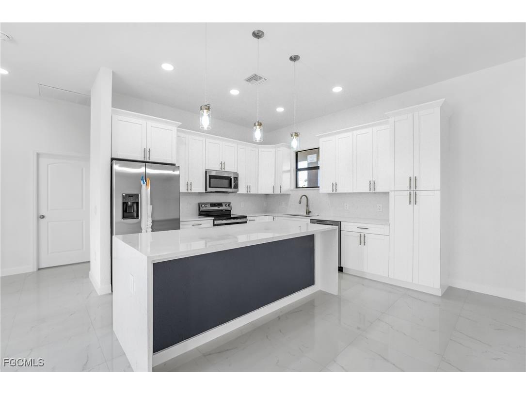 2602 73rd Street W Lehigh Acres FL 33971 2026004673 image9