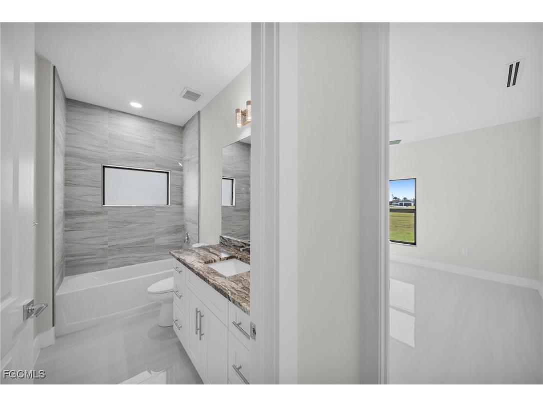 2602 NE 1st Place Cape Coral FL 33909 2025017344 image16