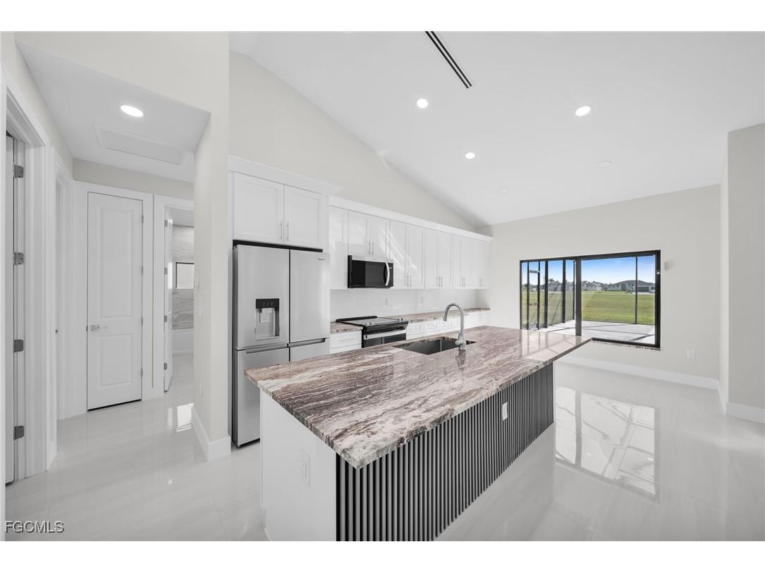 2602 NE 1st Place Cape Coral FL 33909 2025017344 image7