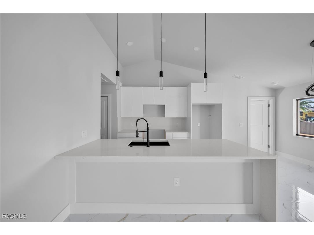 2603 36th Street SW Lehigh Acres FL 33976 2025020879 image5