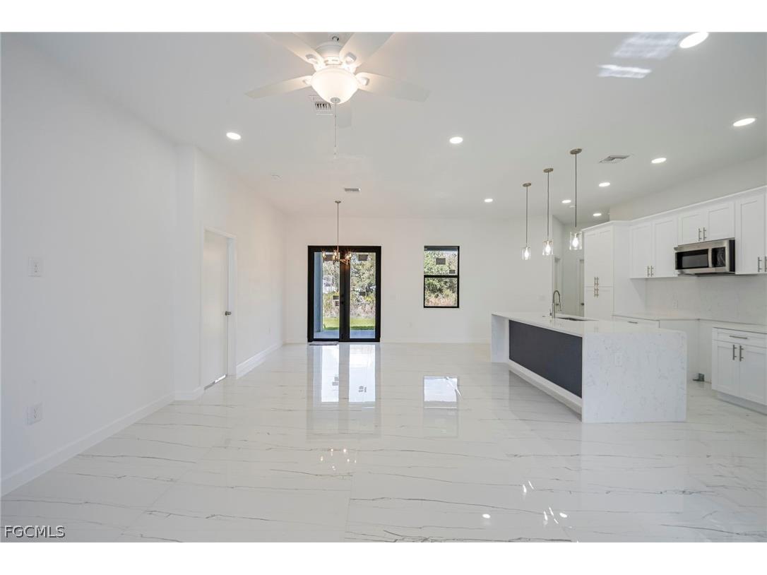 2604 73rd Street W Lehigh Acres FL 33971 2026011465 image3