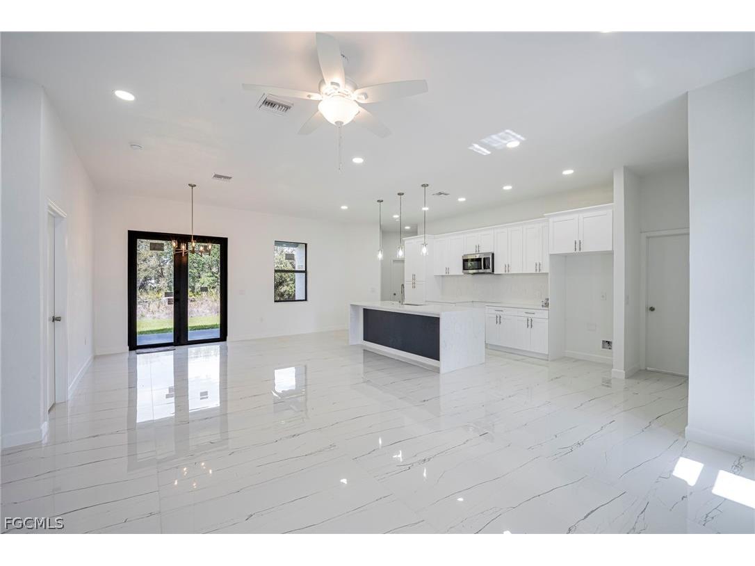 2604 73rd Street W Lehigh Acres FL 33971 2026011465 image9