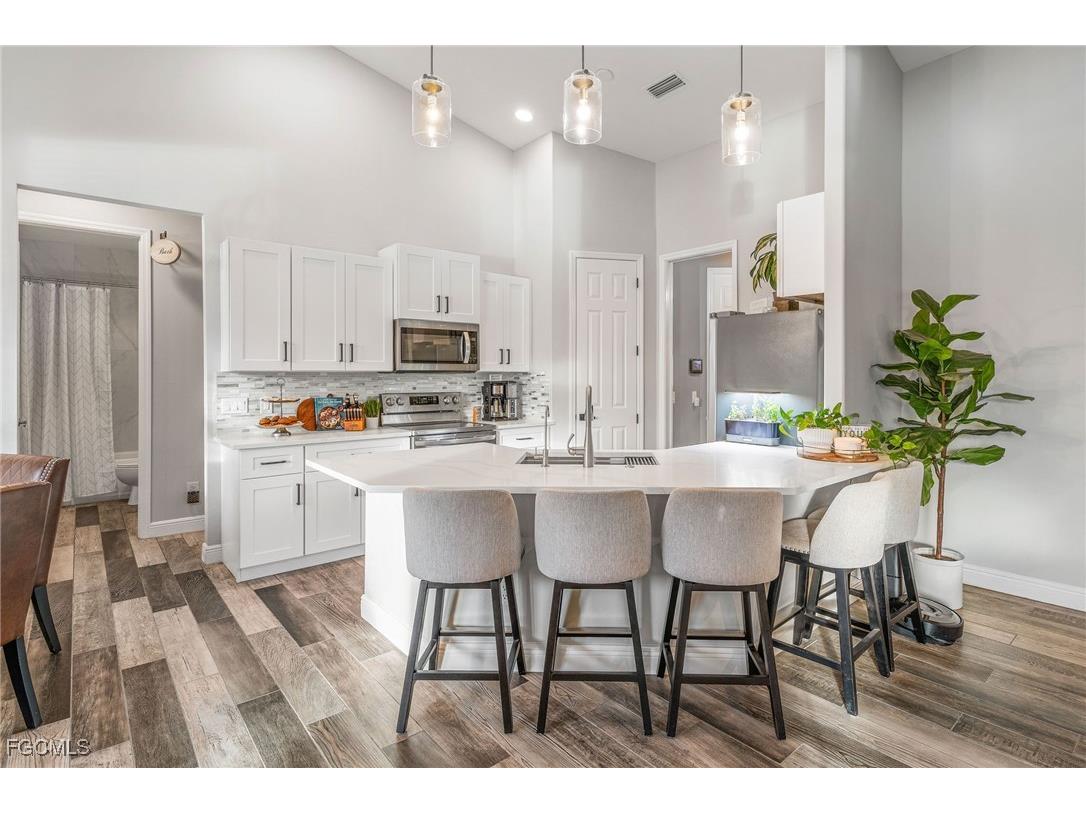 2604 SW 10th Avenue Cape Coral FL 33914 2025024989 image11