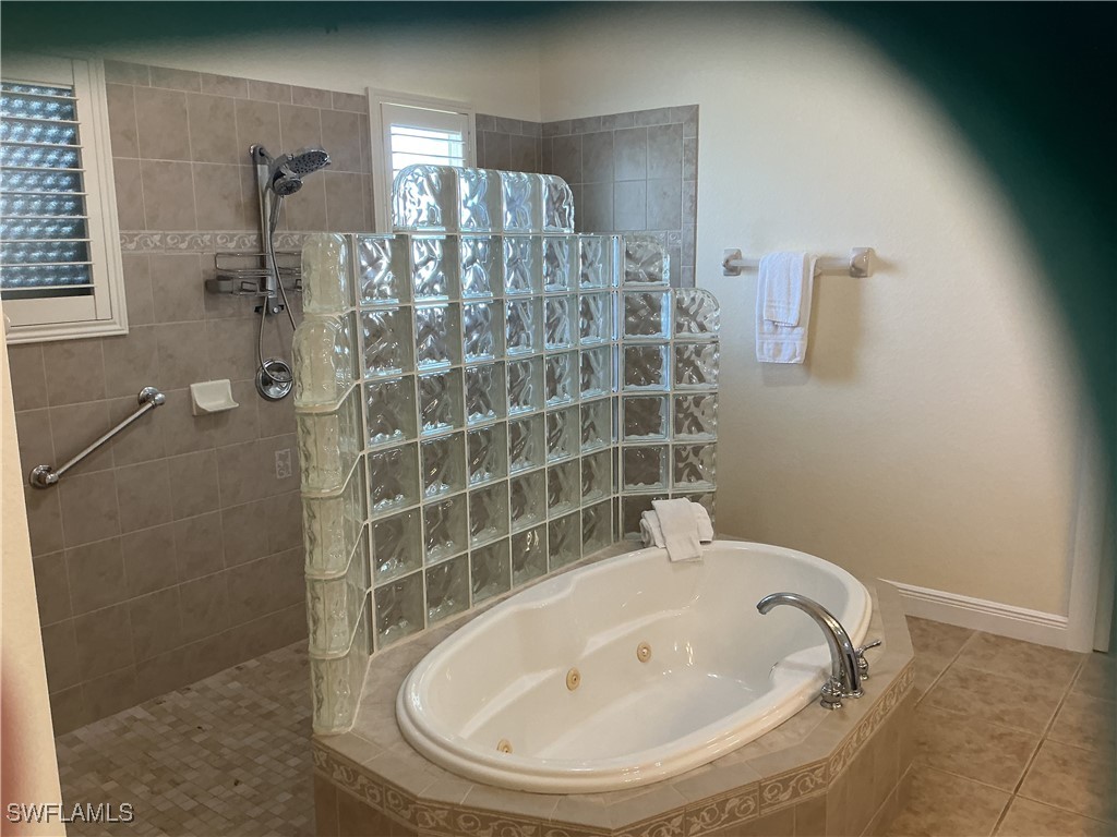 2605 Beach Parkway W Cape Coral FL 33914 226003172 image11