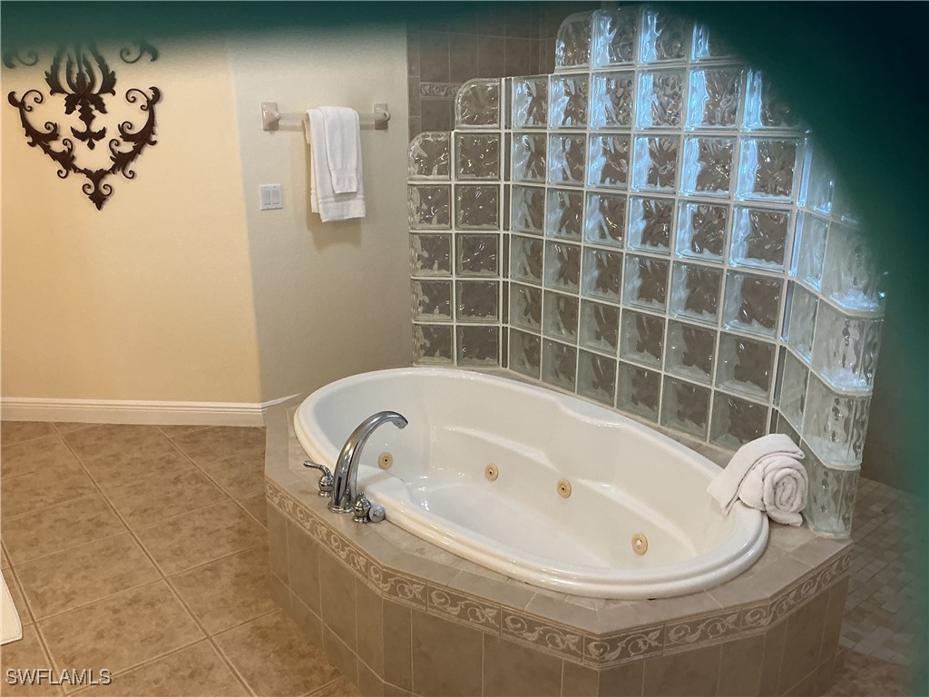 2605 Beach Parkway W Cape Coral FL 33914 226003172 image15
