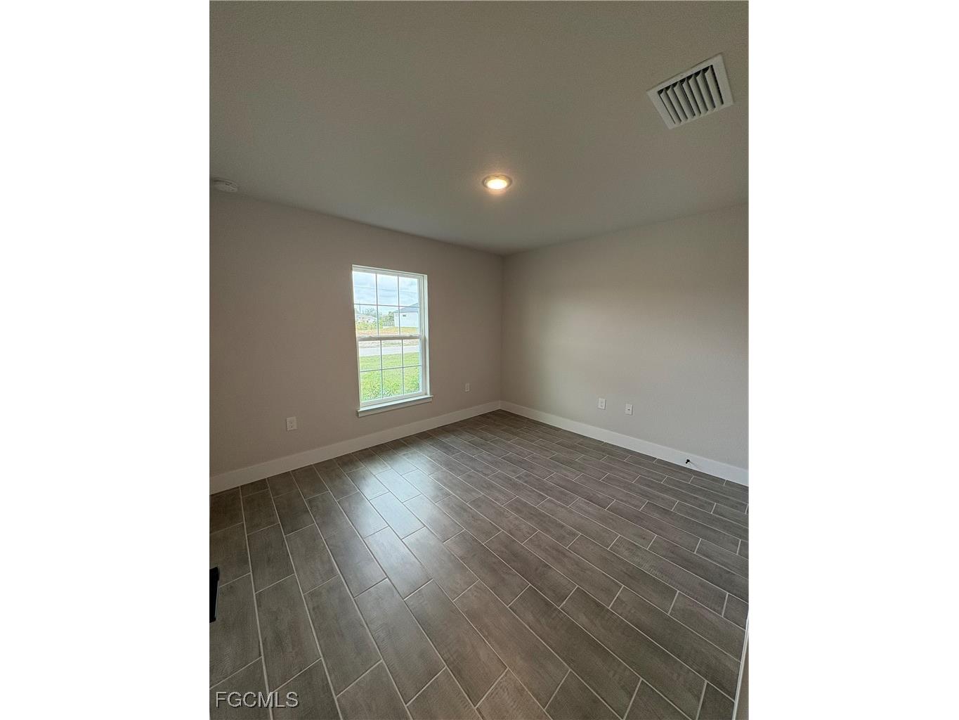 2605 NE 1st Place Cape Coral FL 33909 2025024647 image11