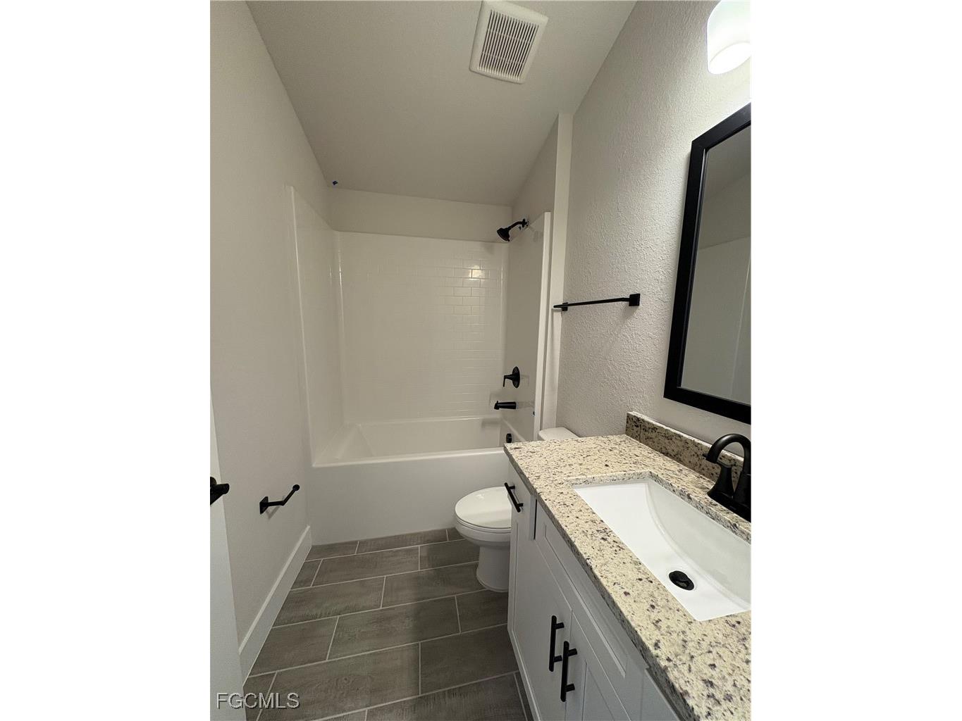 2605 NE 1st Place Cape Coral FL 33909 2025024647 image12