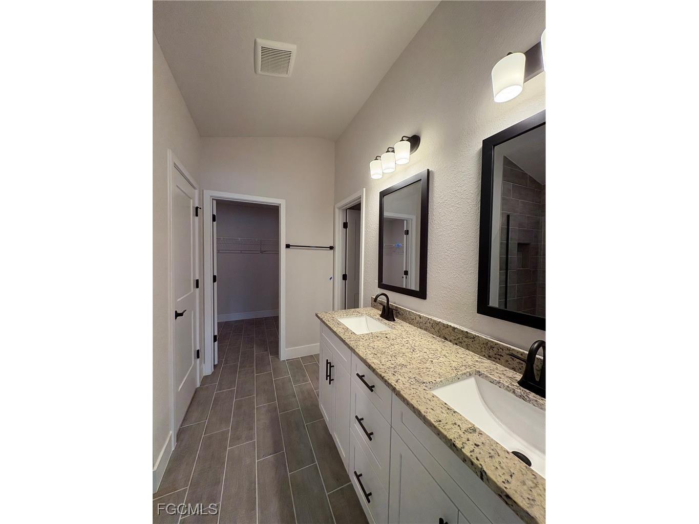 2605 NE 1st Place Cape Coral FL 33909 2025024647 image16