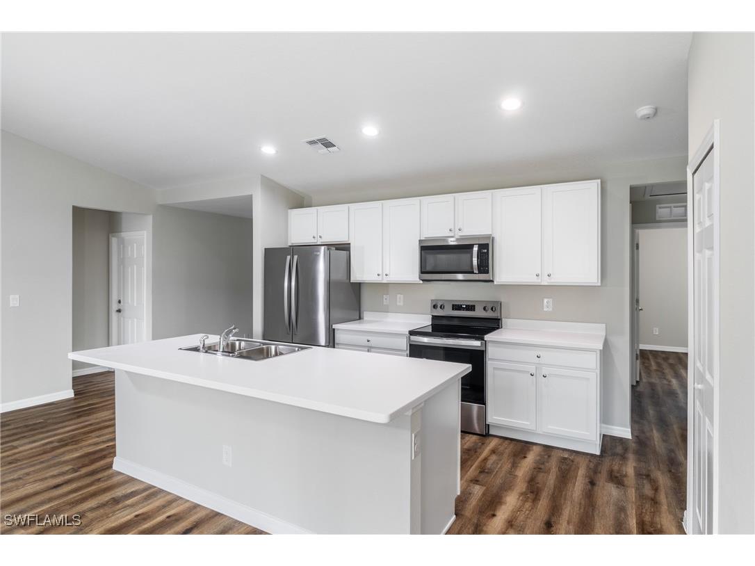 2605 NE 6th Place Cape Coral FL 33909 225017740 image1