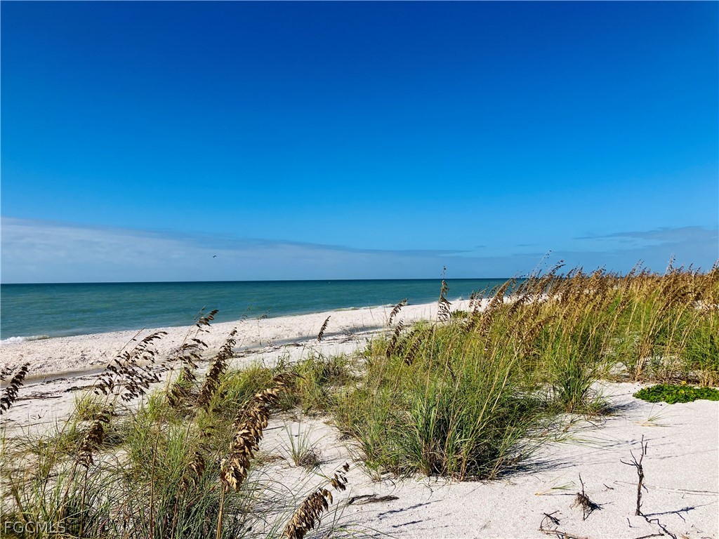 2605 W Gulf Drive Sanibel FL 33957 2026013291 image1
