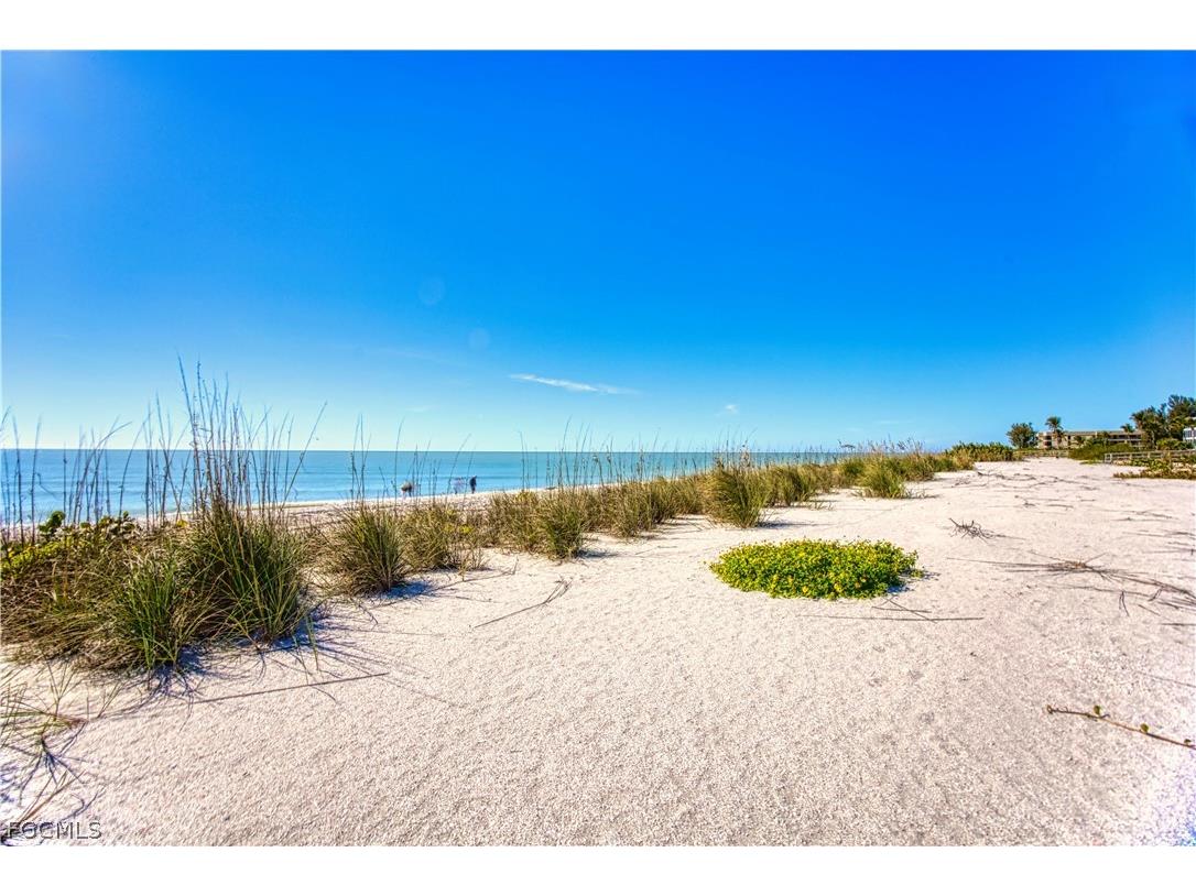 2605 W Gulf Drive Sanibel FL 33957 2026013291 image10