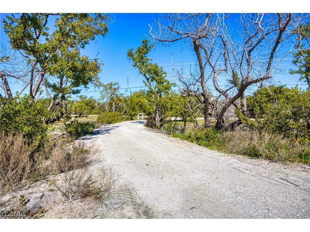2605 W Gulf Drive Sanibel FL 33957 2026013291 image12