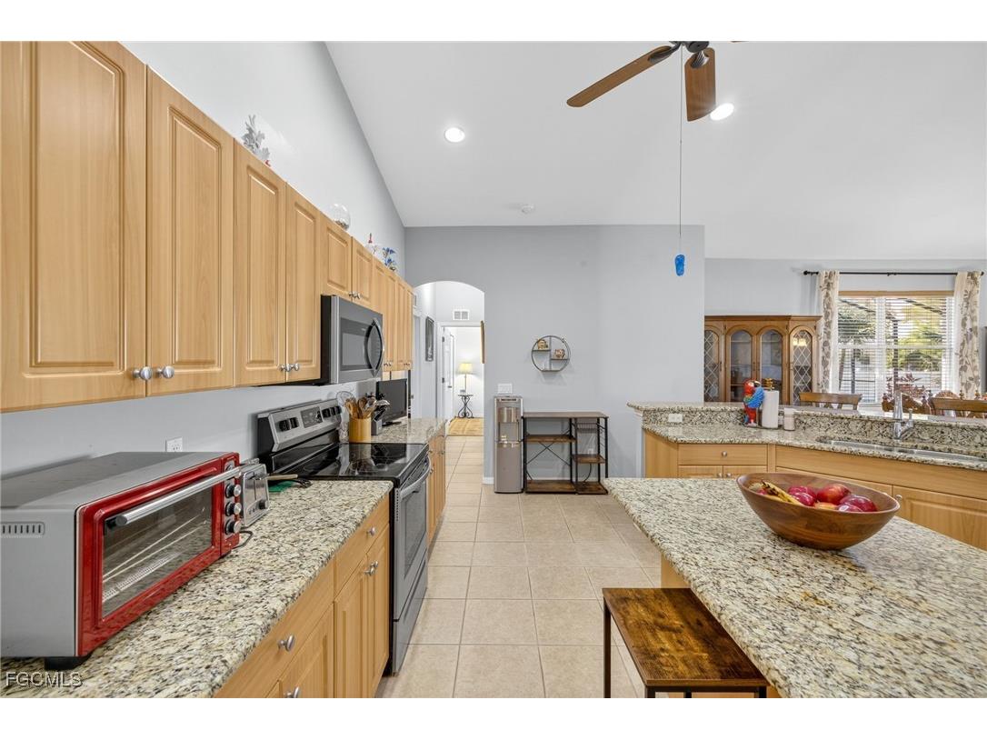 2606 Beach Parkway W Cape Coral FL 33914 2025011472 image11