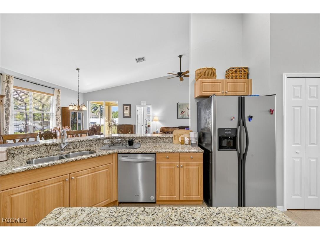 2606 Beach Parkway W Cape Coral FL 33914 2025011472 image12