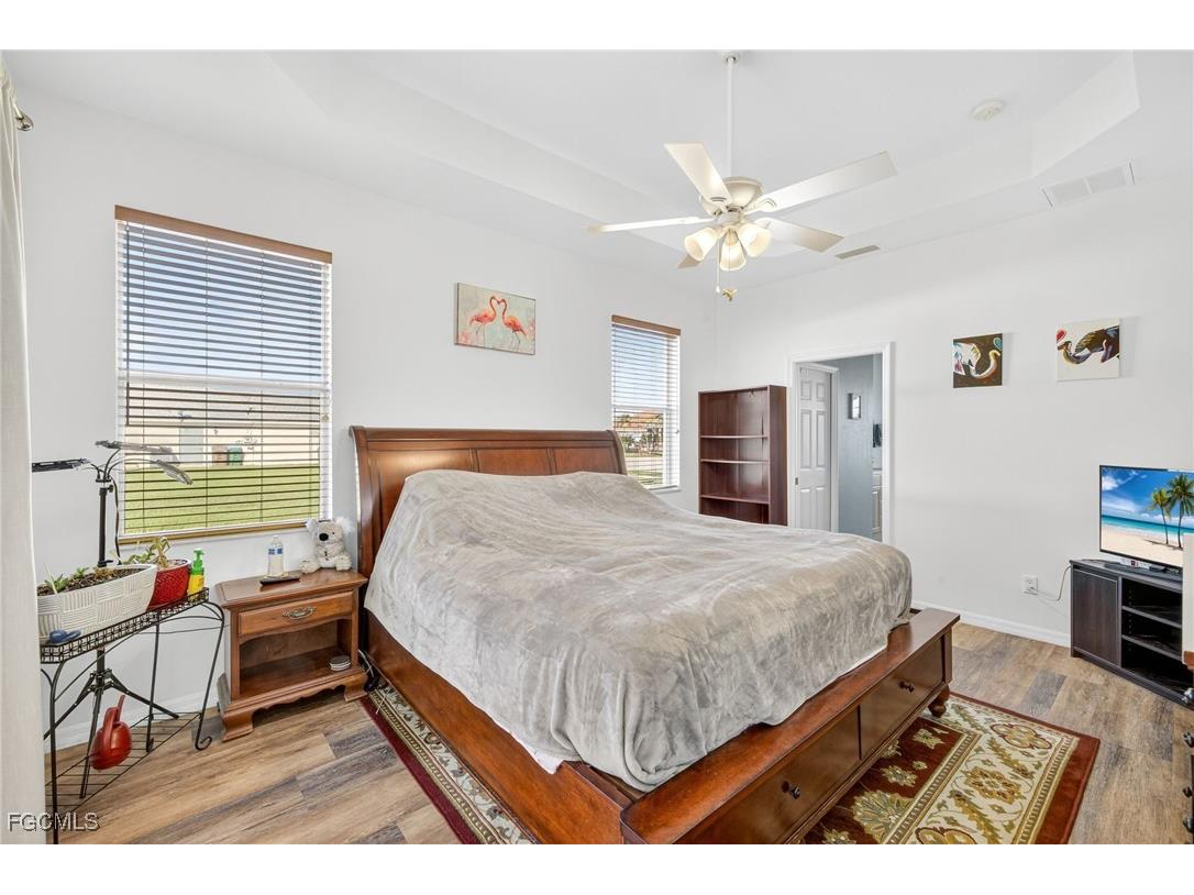 2606 Beach Parkway W Cape Coral FL 33914 2025011472 image18