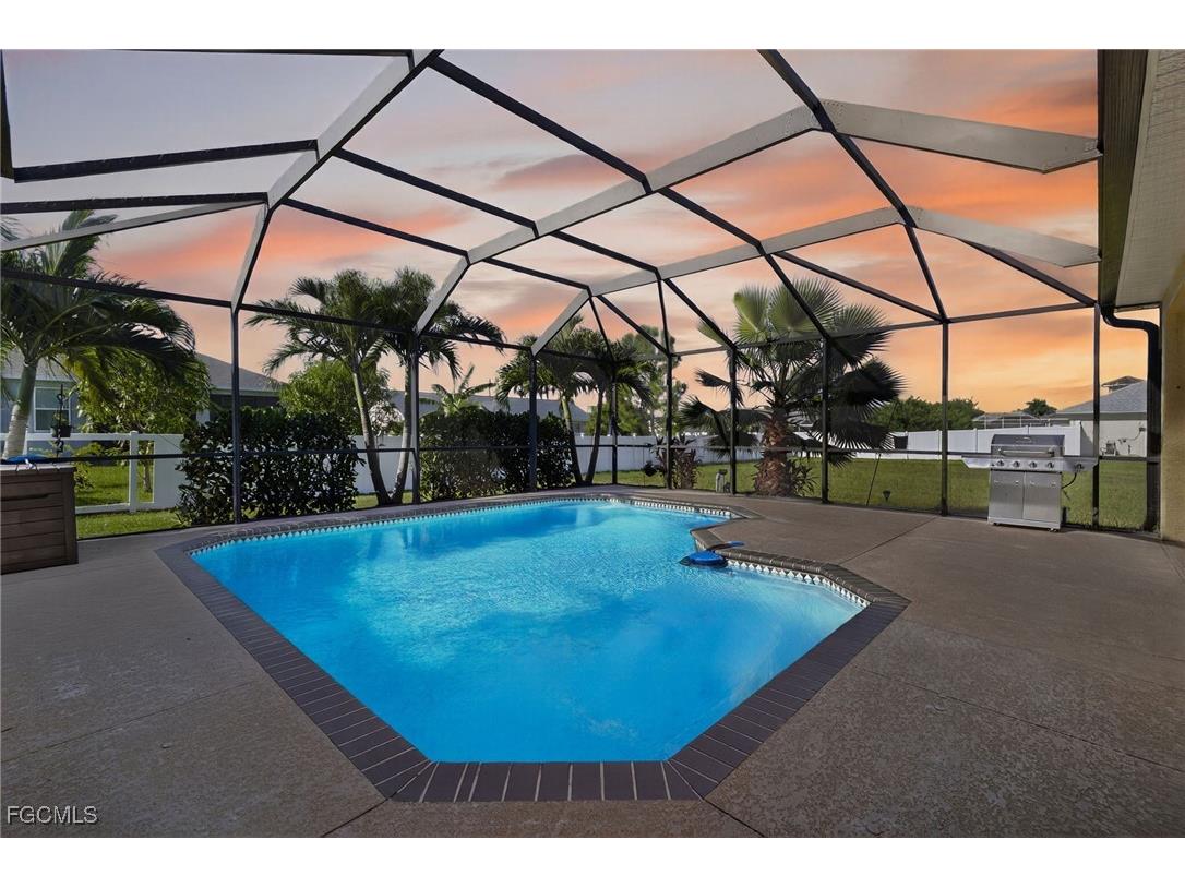 2606 Beach Parkway W Cape Coral FL 33914 2025011472 image2