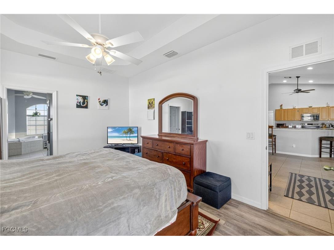 2606 Beach Parkway W Cape Coral FL 33914 2025011472 image20