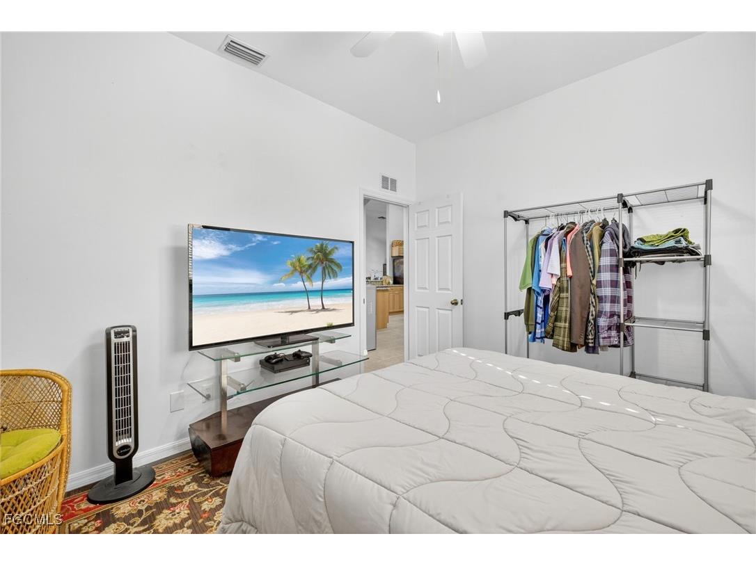 2606 Beach Parkway W Cape Coral FL 33914 2025011472 image23