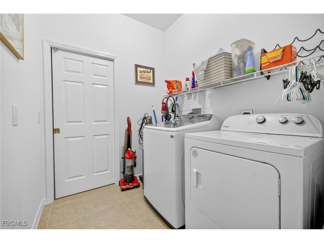 2606 Beach Parkway W Cape Coral FL 33914 2025011472 image27