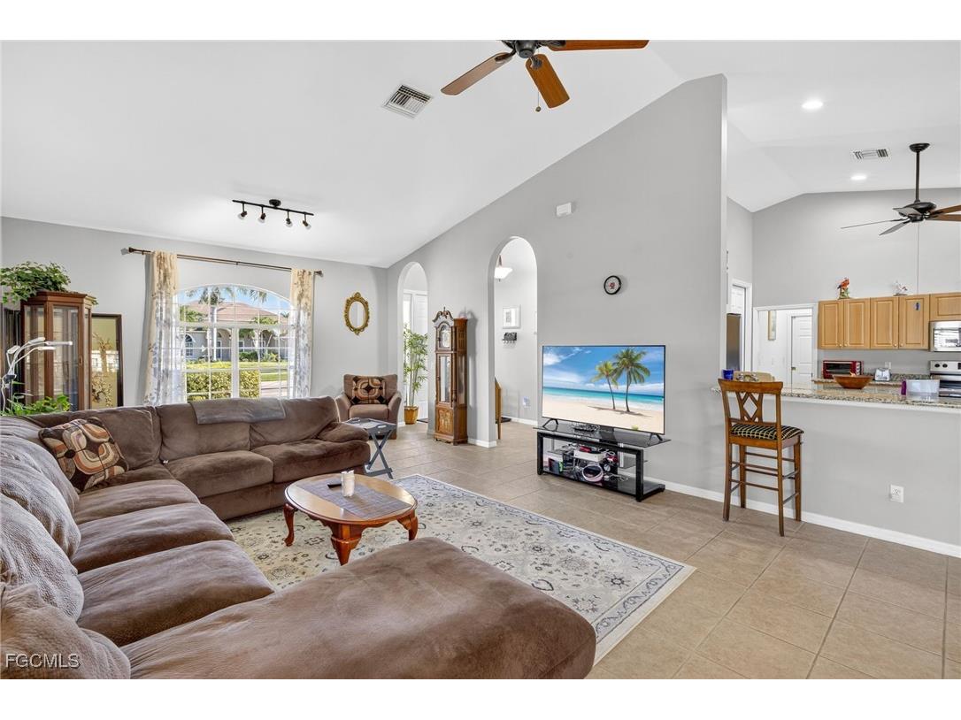 2606 Beach Parkway W Cape Coral FL 33914 2025011472 image5