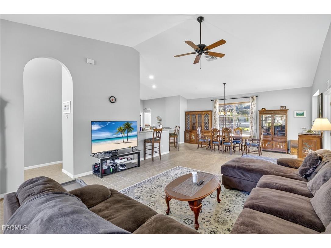 2606 Beach Parkway W Cape Coral FL 33914 2025011472 image6