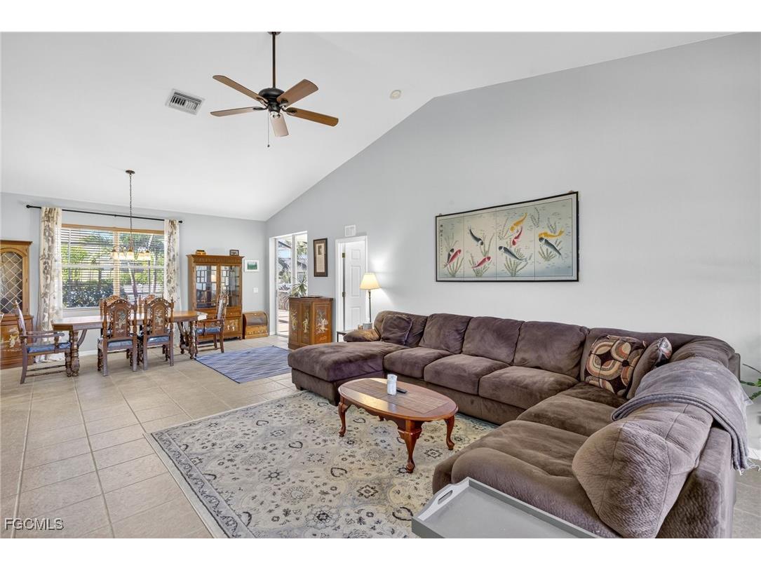 2606 Beach Parkway W Cape Coral FL 33914 2025011472 image7