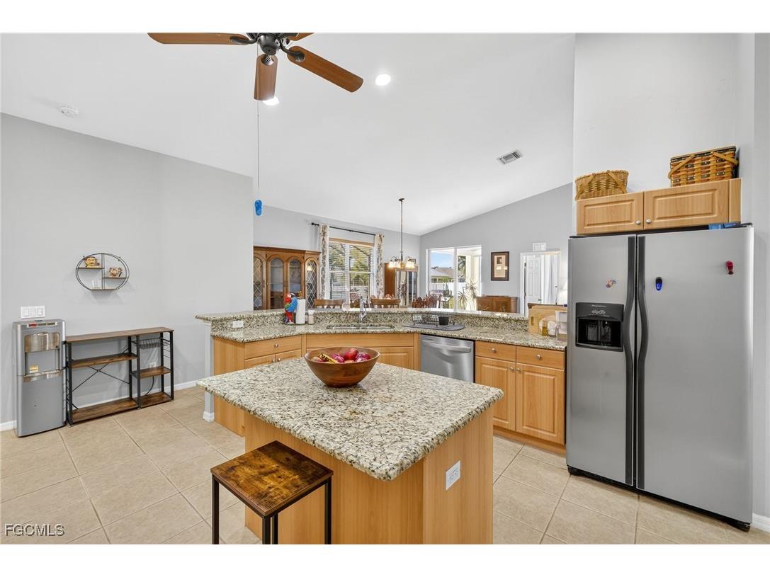 2606 Beach Parkway W Cape Coral FL 33914 2025011472 image8