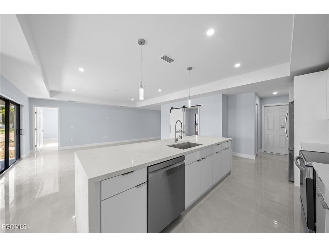 2606 NW 10th Terrace Cape Coral FL 33993 2025010512 image11