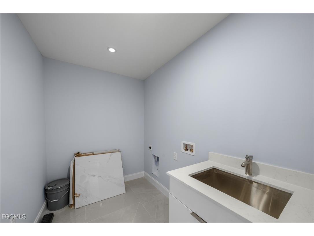 2606 NW 10th Terrace Cape Coral FL 33993 2025010512 image23