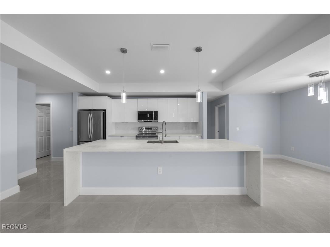 2606 NW 10th Terrace Cape Coral FL 33993 2025010512 image7